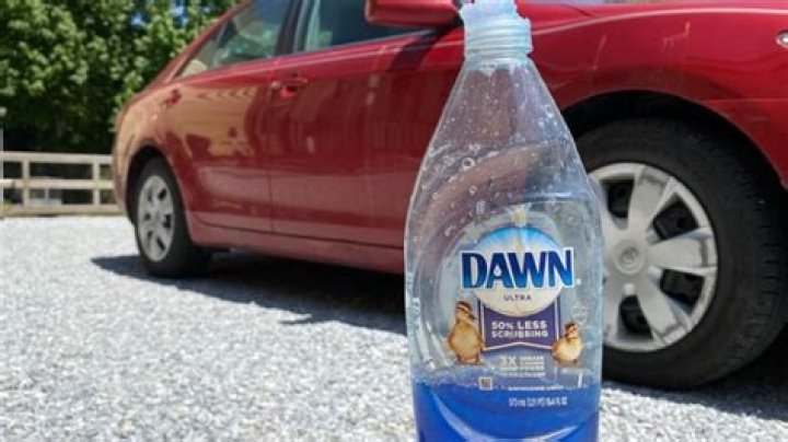 can you wash your car with dish soap