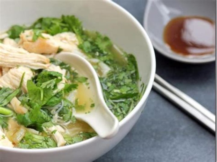 chicken pho calories