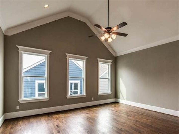 crown molding vaulted ceiling