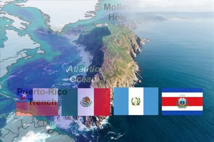 how many countries have coastlines on both the atlantic and pacific oceans?