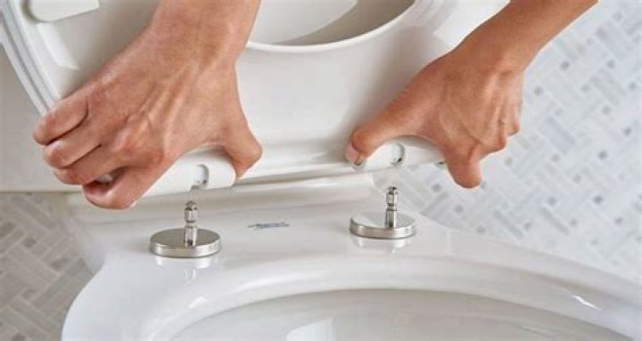 how to change toilet seat