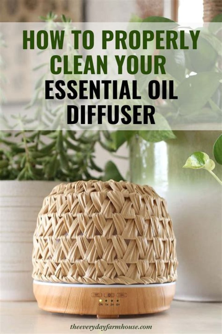 how to clean a oil diffuser