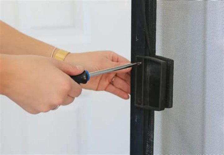 how to fix a screen door