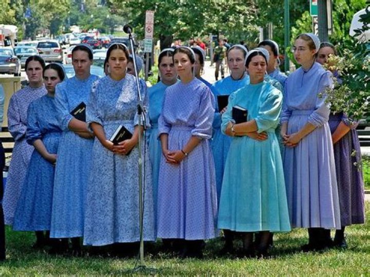 mennonite clothing