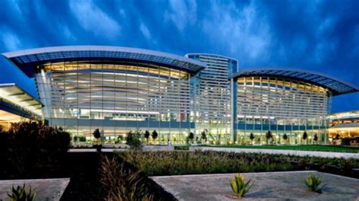 sacramento airport parking fees