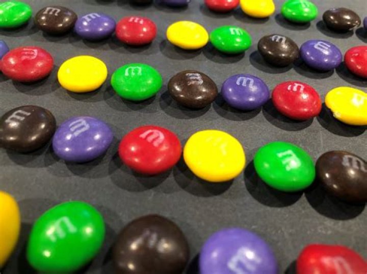 tan m&m