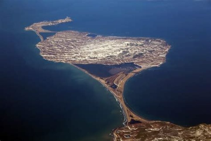 what is a isthmus