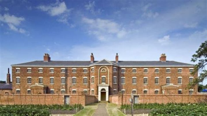 what is a workhouse