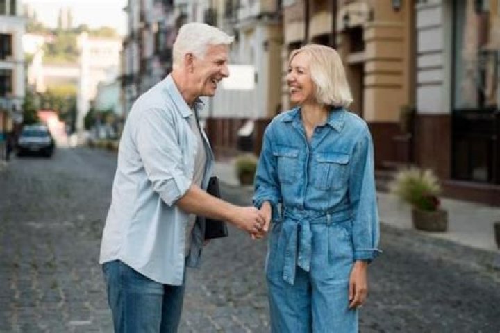 why do old people shake